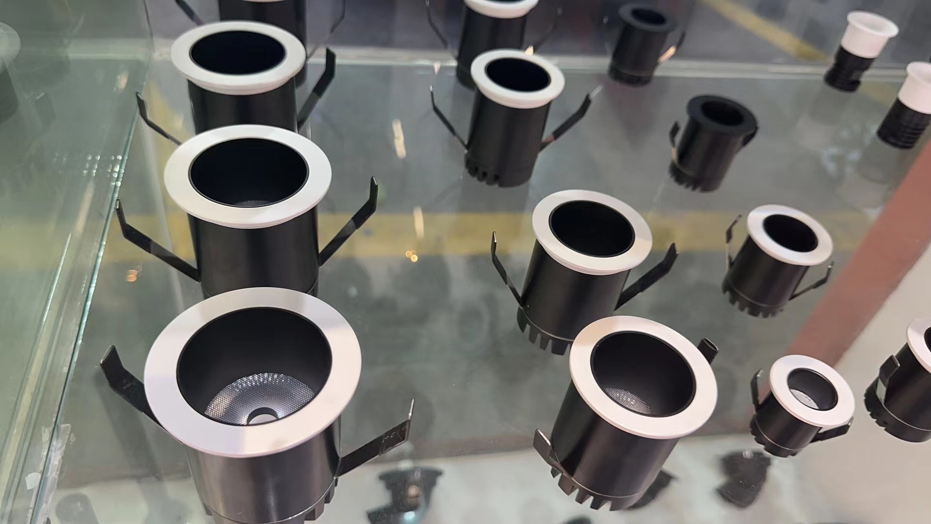 酒柜展柜嵌入式射灯14.jpg