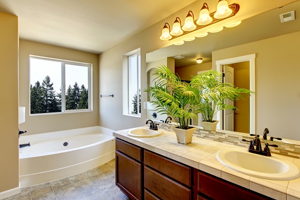 简约金色浴霸灯打造怎样的浴室氛围？