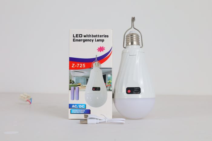 产品7新款户外防水应急灯.jpg