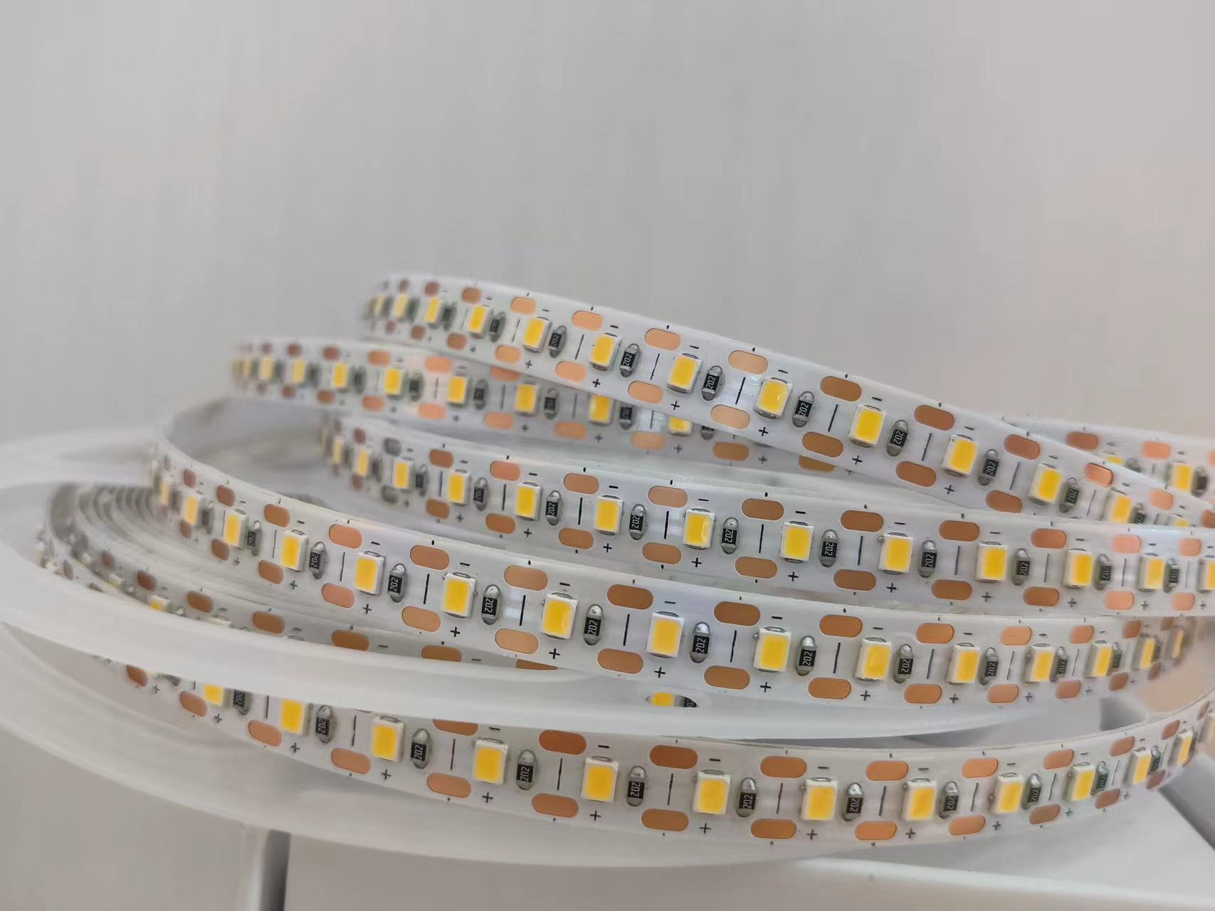 产品1LED美化亮化环境低压灯带.jpg