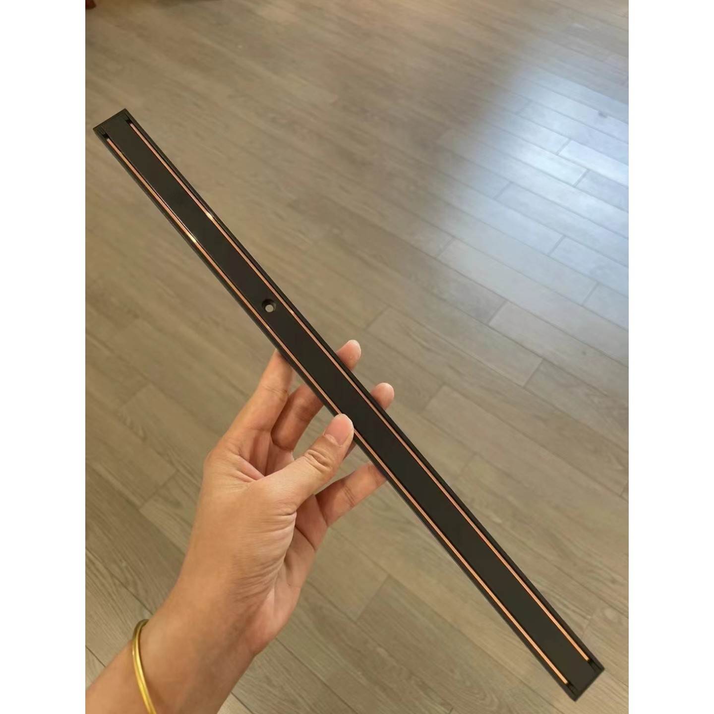超薄明装磁吸轨道灯不吊顶可装格栅泛光灯.jpg