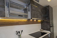 编带料盘架：灯饰配件的有序之美