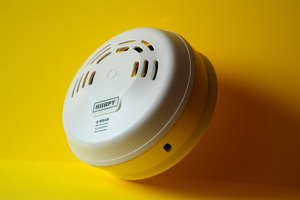 24V智能獨(dú)立煙霧報(bào)警器：家居安全的守護(hù)者