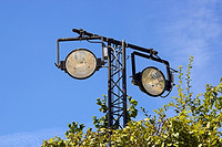 投光灯外壳：照亮空间的设计艺术