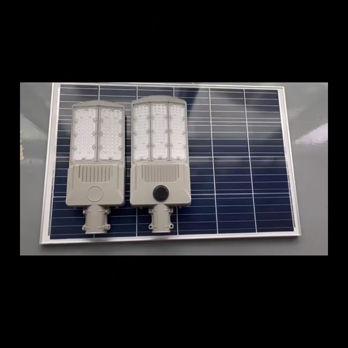 High-Efficiency Energy-Saving Solar Street Light