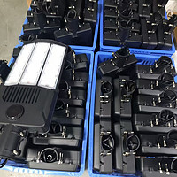 High-Efficiency High-Luminance LED Street Light