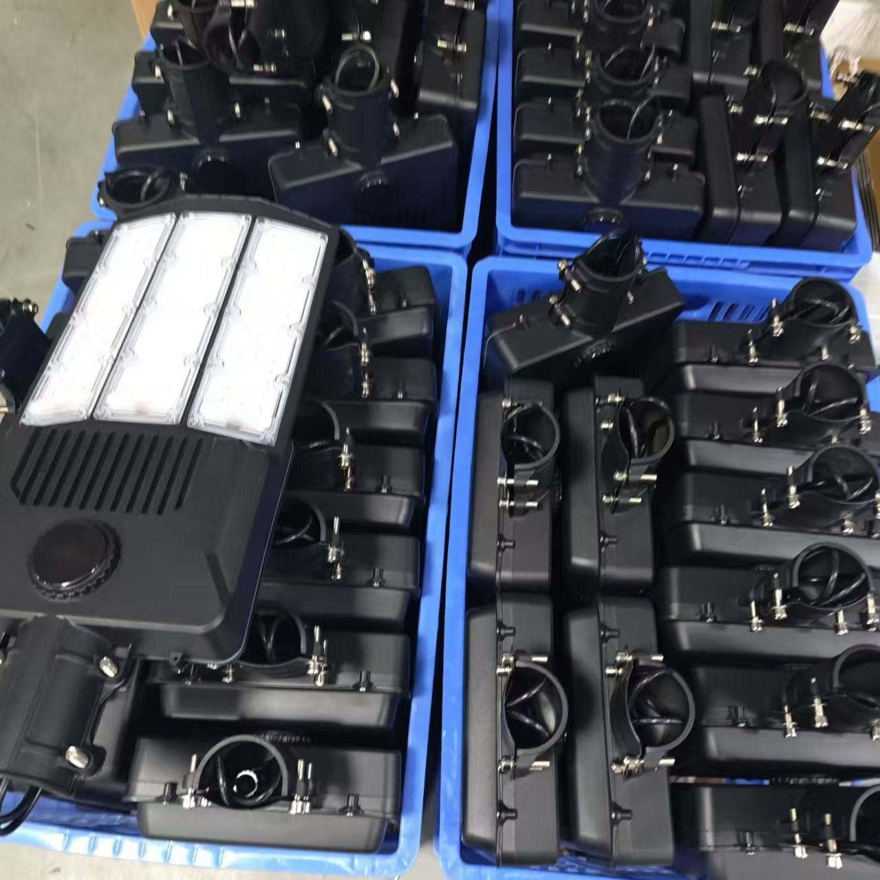 High-Efficiency High-Luminance LED Street Light