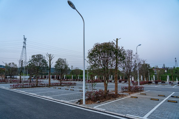 爆亮戶外路燈：點(diǎn)亮城市夜晚的璀璨之光