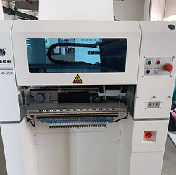 Desktop small placement machine