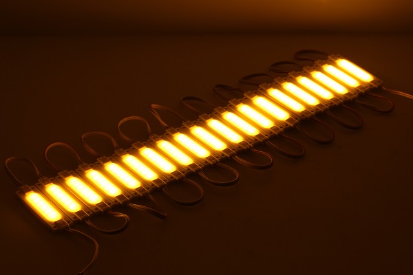 LED侧光源如何优化照射角度提升光线效果？