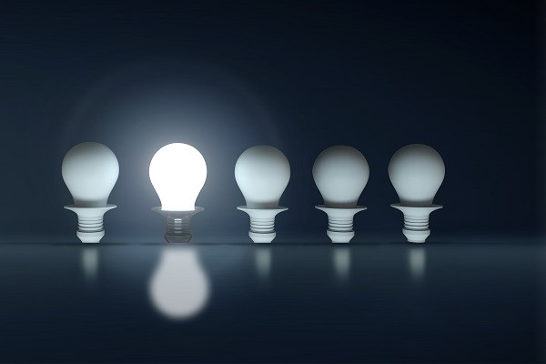 R灯冲压为何成为照明界的创新玩法？
