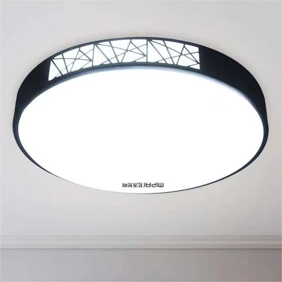 Hollow edged LED ceiling light