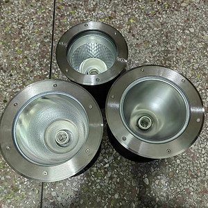 Modern embedded circular downlights