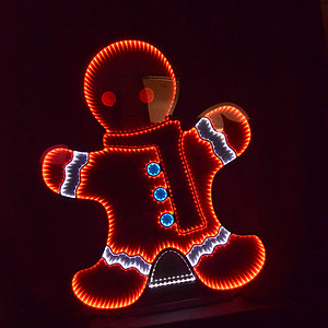 Red Gingerbread Man Landscape Light