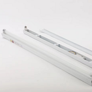 Durable fluorescent lamp tube holder