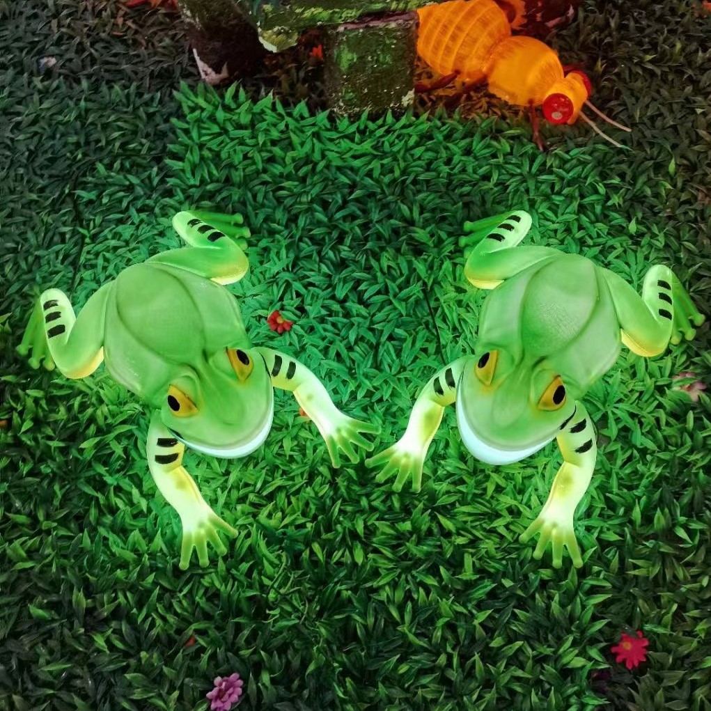 Simulated dynamic frog landscape lights