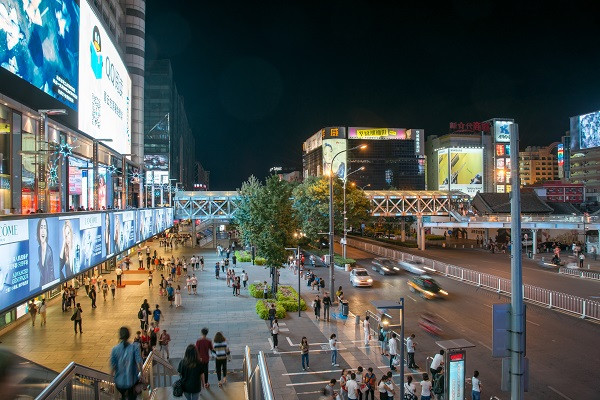 萬(wàn)誠(chéng)通單頭道路燈有何優(yōu)勢(shì)？
