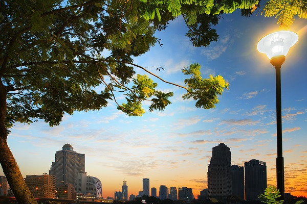 建筑花園庭院燈路燈如何滿足亮度要求？
