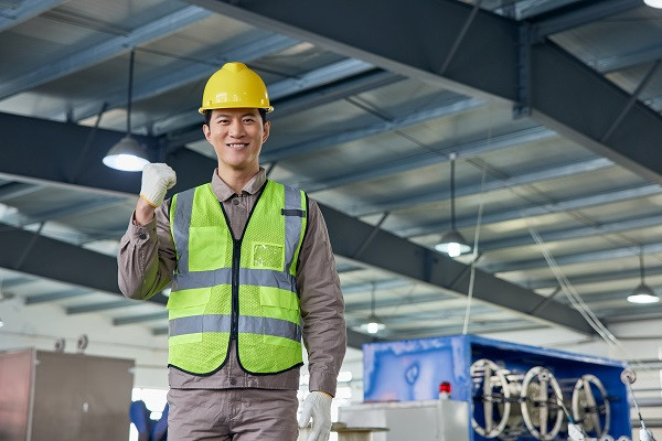 白色LED車間工礦燈照亮工業(yè)空間
