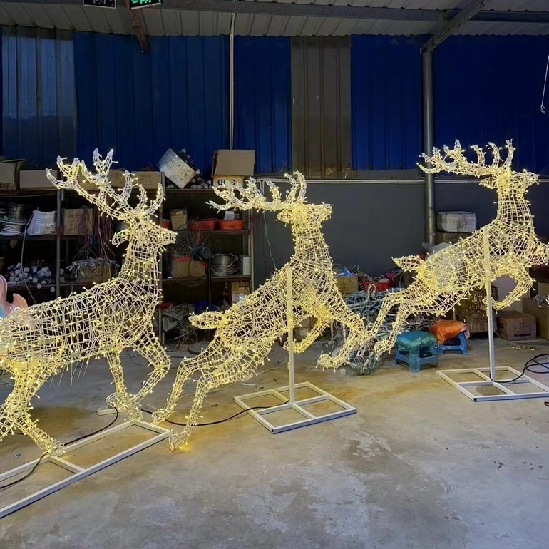 Outdoor LED glowing elk modeling lights