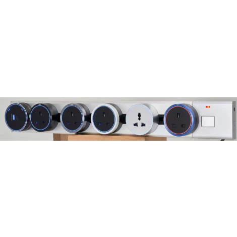 Wireless short distance sliding rail socket