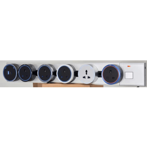 Wireless short distance sliding rail socket
