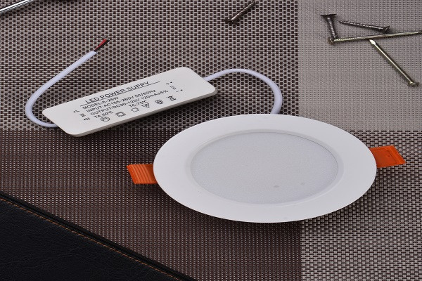 SMD圓形玻璃燈筒燈的燈飾風(fēng)格怎樣？