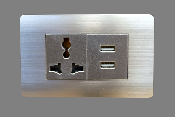 金色電話插座：家居裝飾與實(shí)用性的結(jié)合