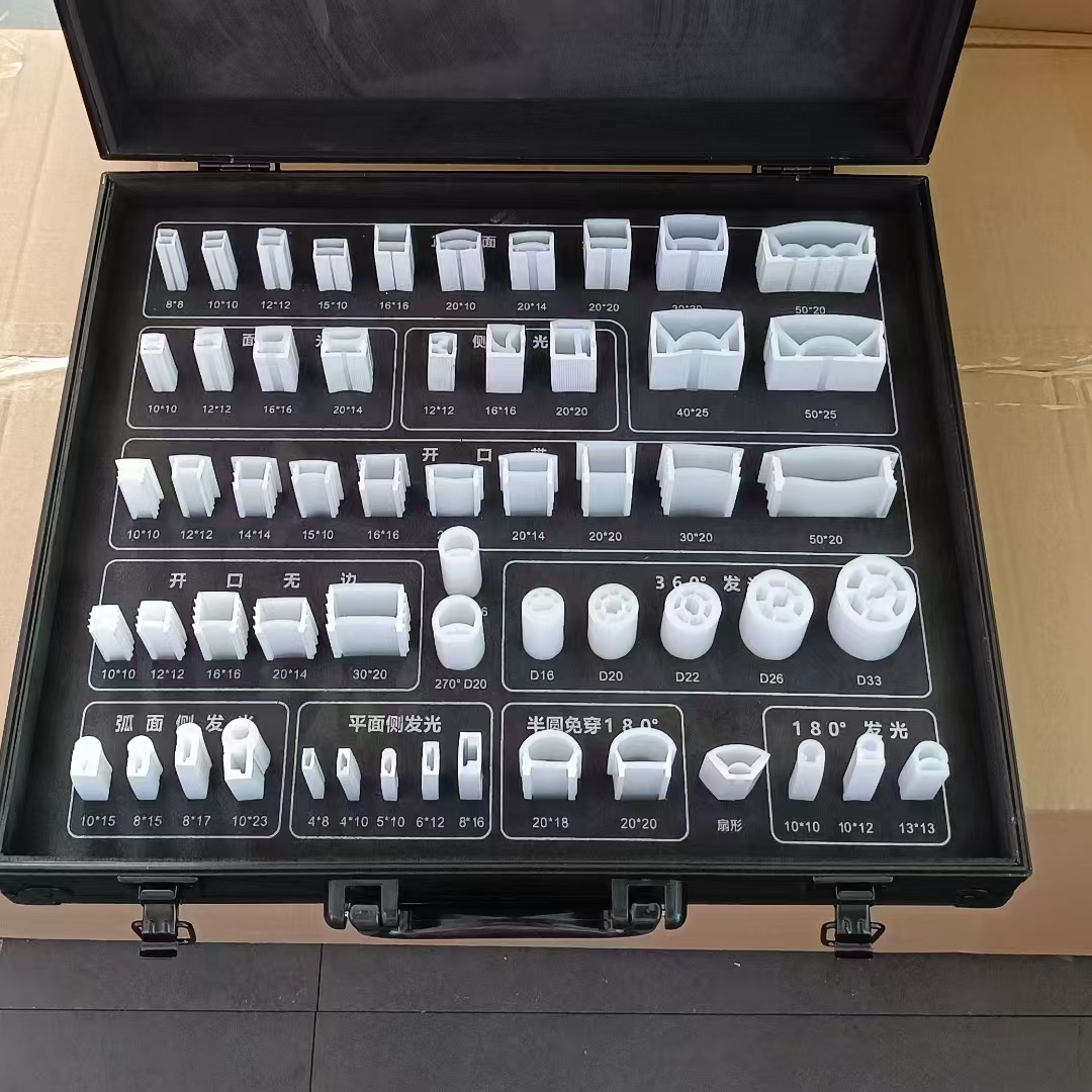 LED柔性硅胶灯带套管