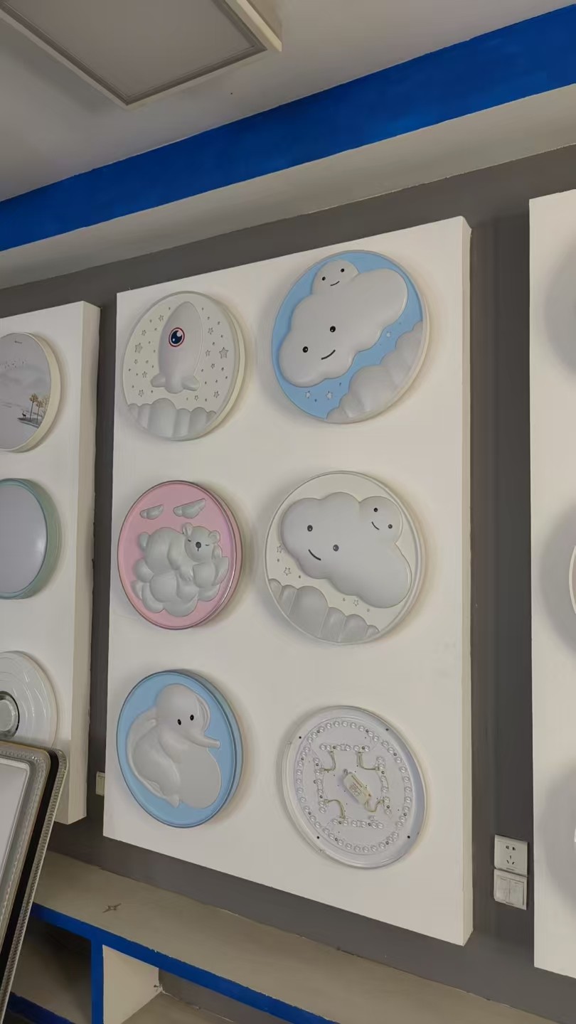 产品5儿童卡通奶油风吸顶灯.jpg