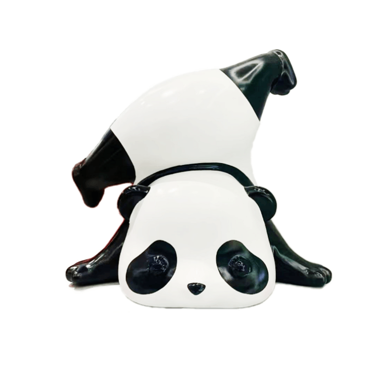 联球摔倒的小熊猫户外景观雕塑