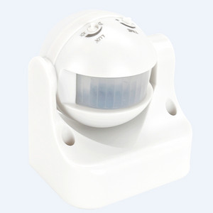 Wide voltage ball infrared sensor