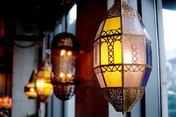 It's time to upgrade to elegant crystal chandeliers and wall sconces for your home.