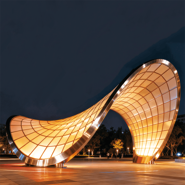 炫彩无限桥景观装置，适合城市地标性广场、艺术园区或创意街区