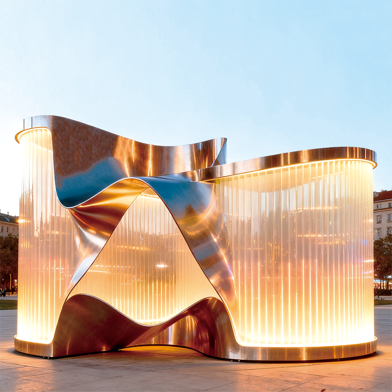 棱光织境景观装置，适合城市商业中心广场、艺术园区或文创街区