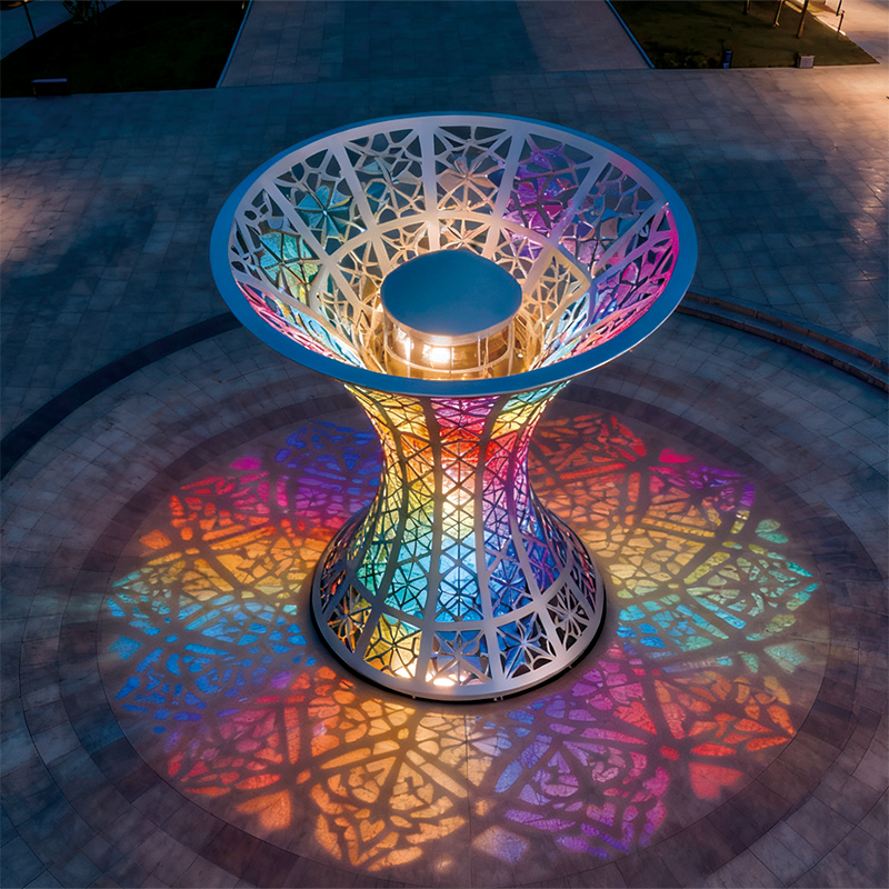 炫彩棱心圣杯景观装置适合广场公园、旅游景区、游乐场、文创街区