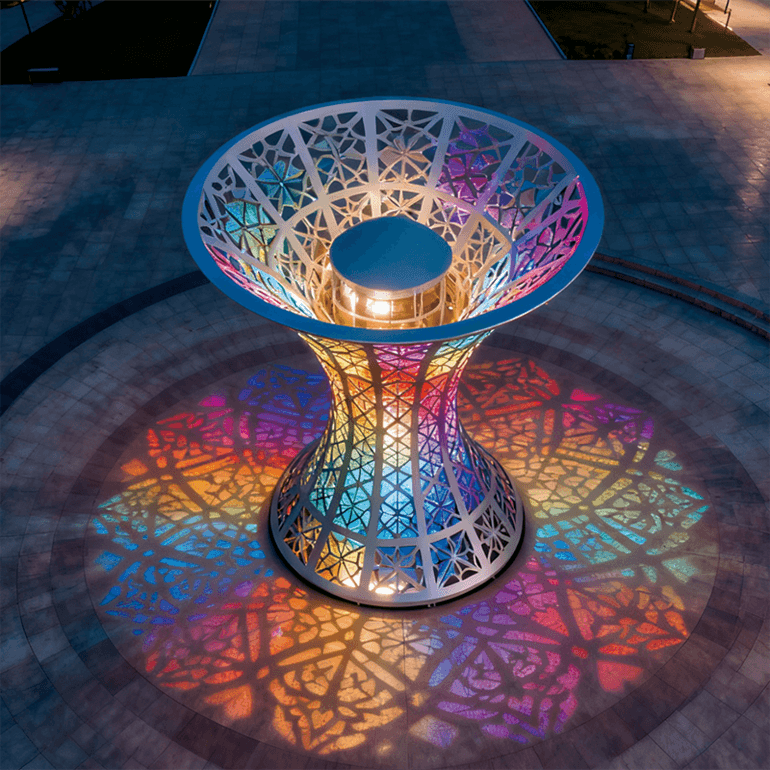 炫彩棱心圣杯景观装置适合广场公园、旅游景区、游乐场、文创街区