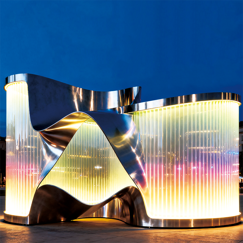 棱光织境景观装置，适合城市商业中心广场、艺术园区或文创街区