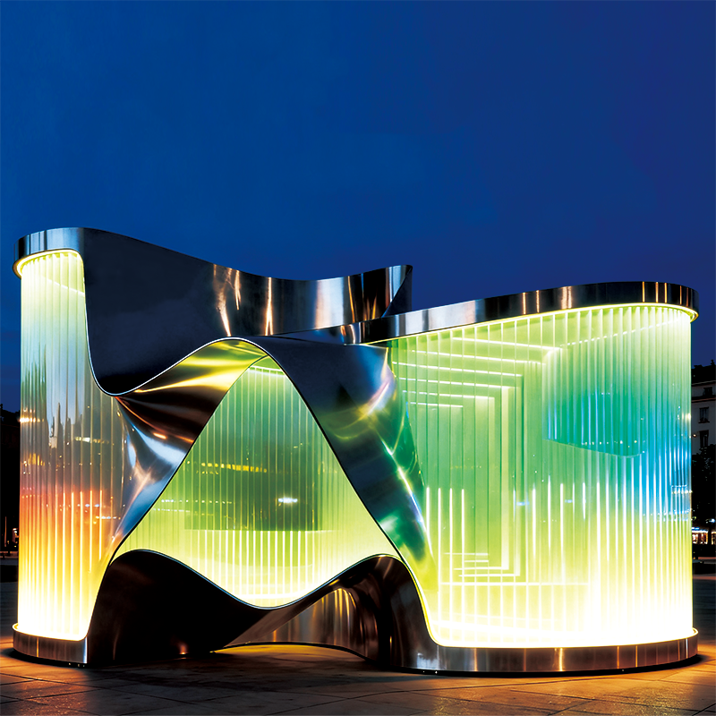 棱光织境景观装置，适合城市商业中心广场、艺术园区或文创街区