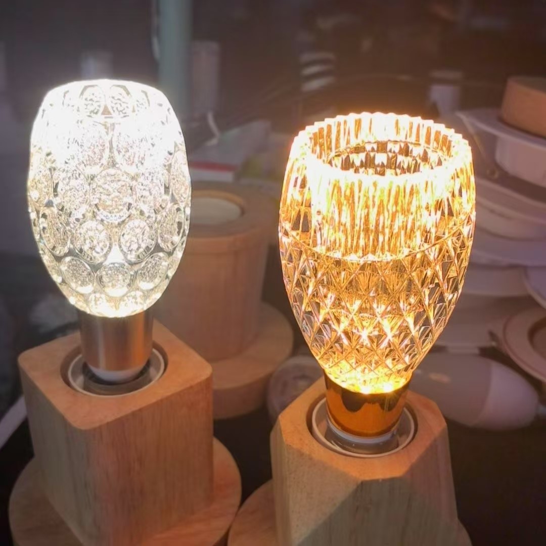 Simple and light luxury table lamp