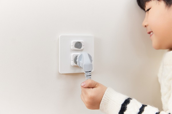 室内普通电源：点亮生活的灯光之源