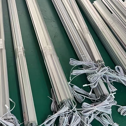 二线展柜货物轨道槽