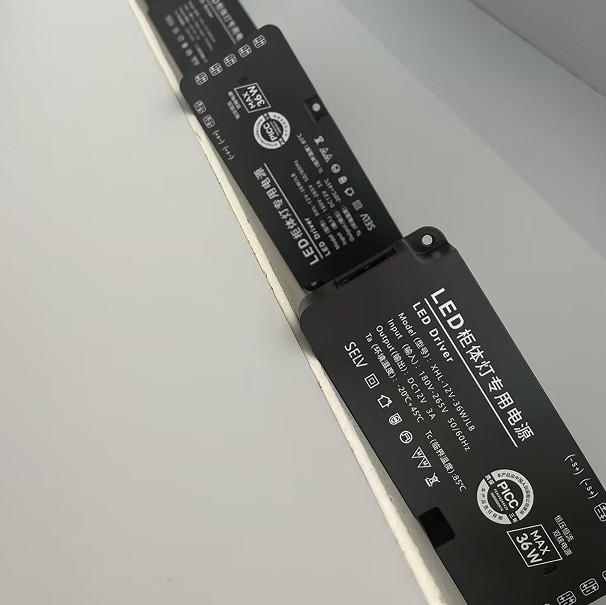 耐用简约实用性电源