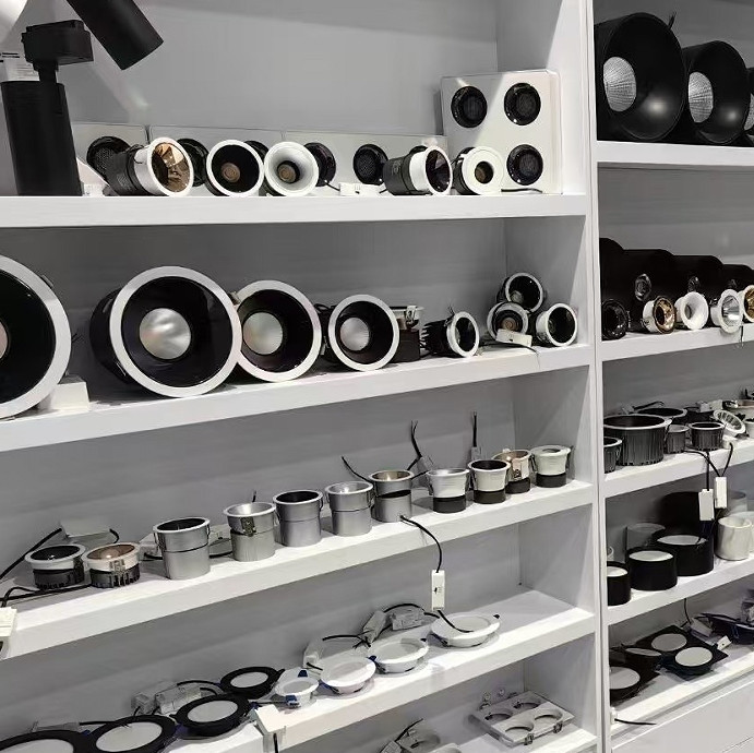 防眩式嵌入式智能射灯