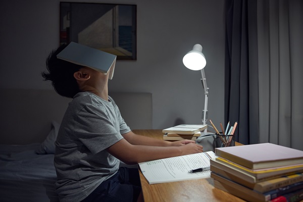 A New Choice for Convenient Lighting: the Wireless Charging Table Lamp