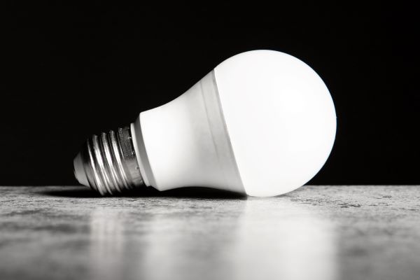 Modern Minimalist LED Bulbs Light up a Fashionable Life