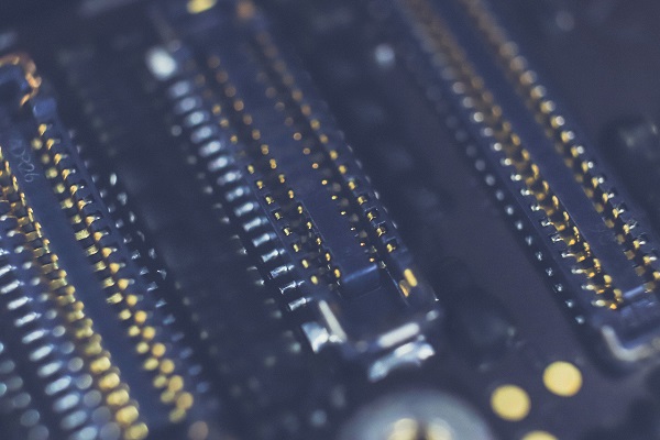 细条长形线路板：线性照明的精准解决方案