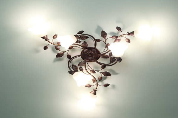 LED Three-Leaf Spotlight Pendant Light: Combining Unique Design with Illumination