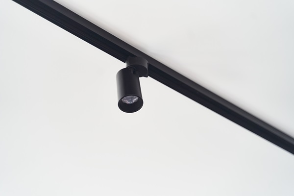 How About the Appearance and Practicality of Narrow Surface-Mounted Magnetic Track Lights?