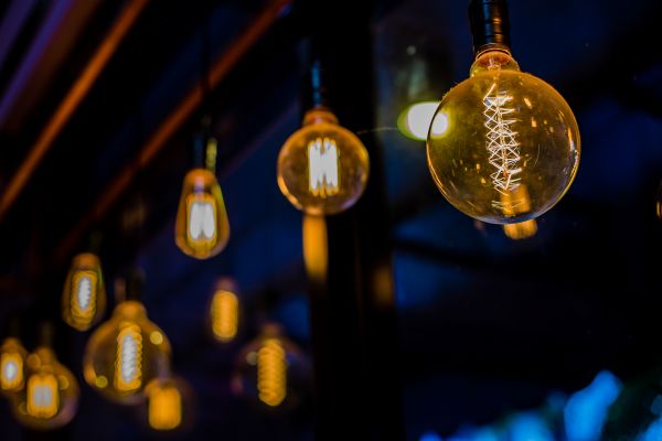 The Unique Shape of LED Five-Leaf Light Bulb Lights up Your Space